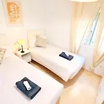 M Mendez 2br Parking Apartment *