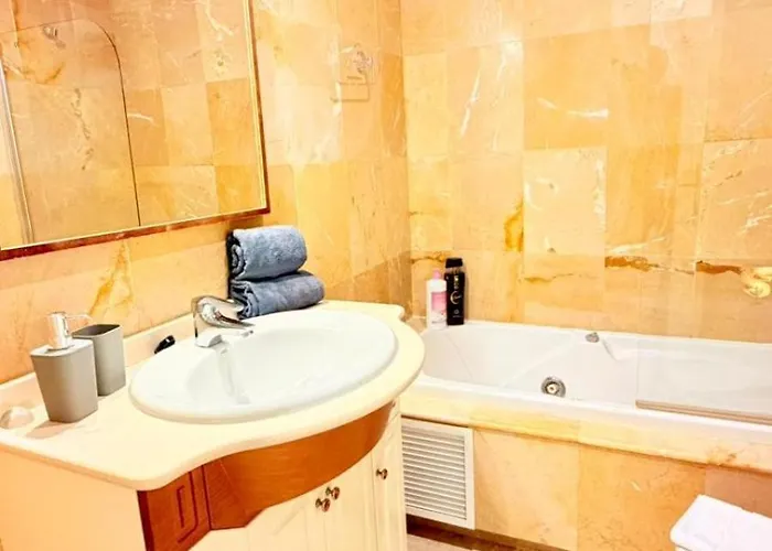 M Mendez 2br Parking エステポナ